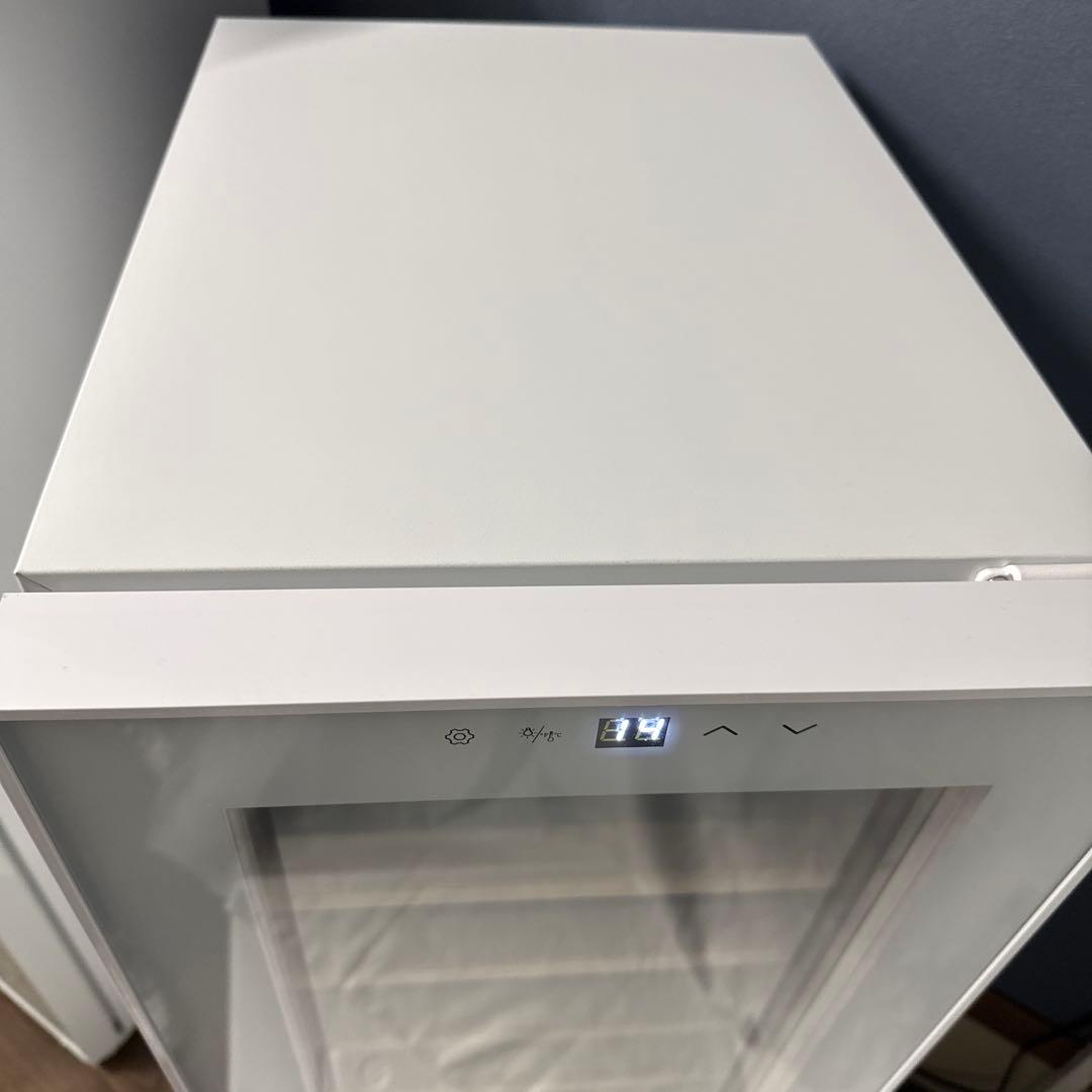新品　ワインセラー ホワイト 37本入り