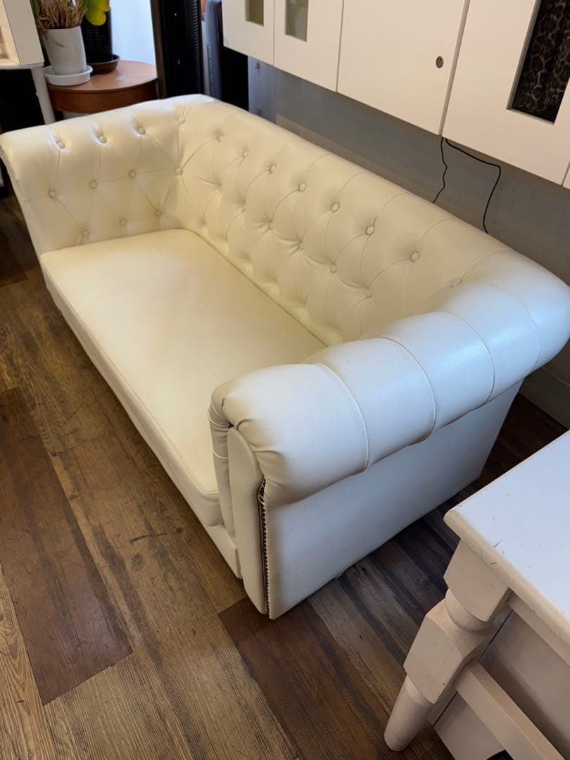 チェスターフィールド　ヴィンセント　ソファ　ホワイト　2人掛けソファ