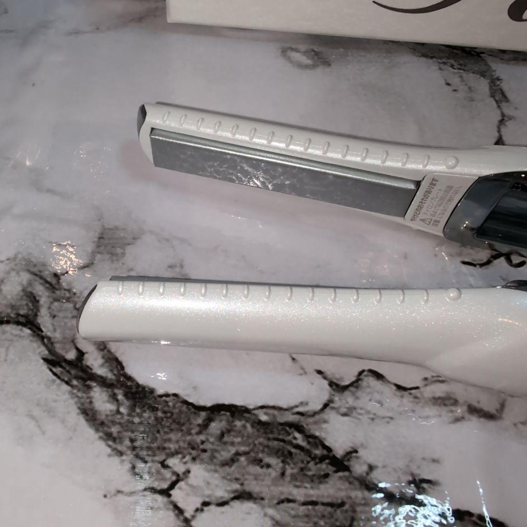 ReFa ストレートヘアアイロン ホワイト　台付き