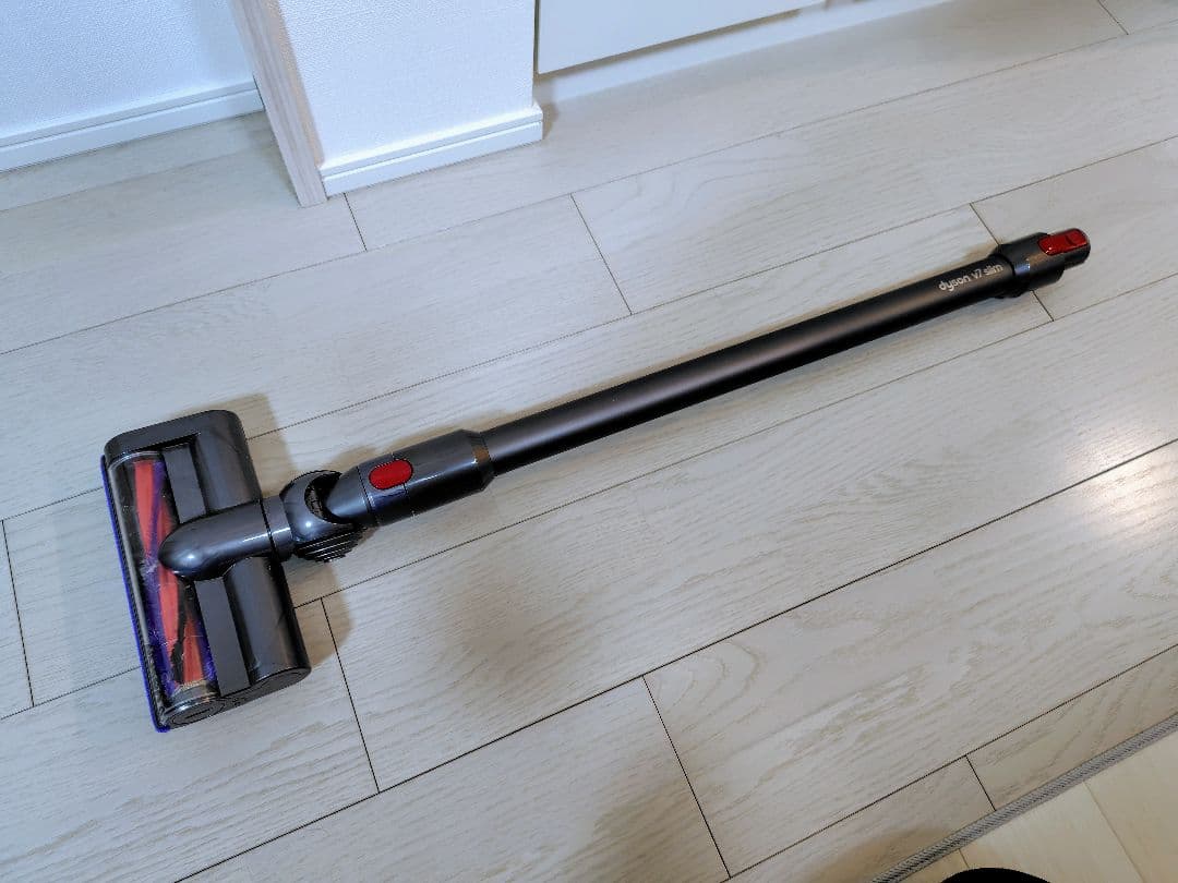 【美品】ダイソン Dyson V7 Slim SV11 SLM(スタンド付き)