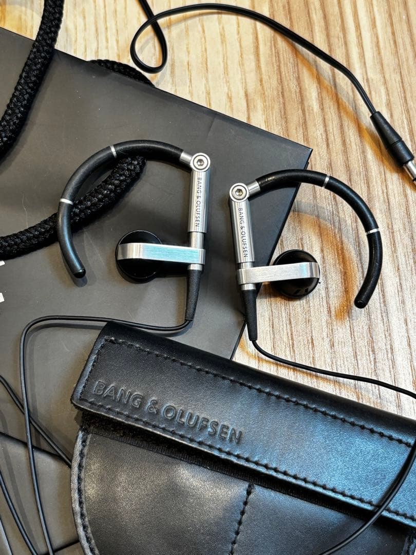 Bang & Olufsen earphones A8有線イヤホン