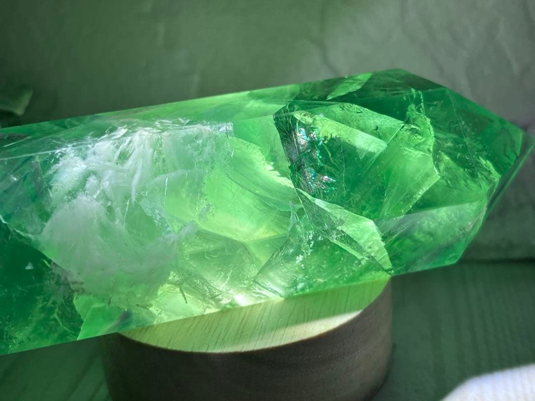 エンジェルフェザー✨　レインボー　フローライト　蛍石　特大　ポイント　原石