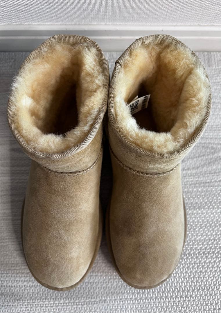 新品未使用 UGG ムートンブーツ 24cm