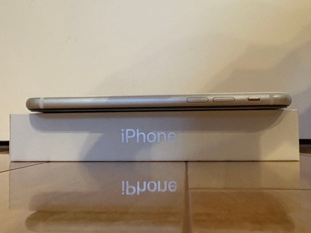 iPhone SE 第2世代（SE2）ホワイト 本体 64GB SIMフリー