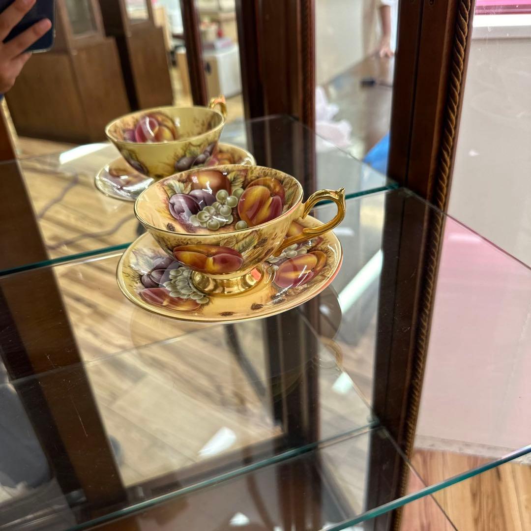 イタリア風　飾り棚　ガラス棚　アンティーク　キャビネット