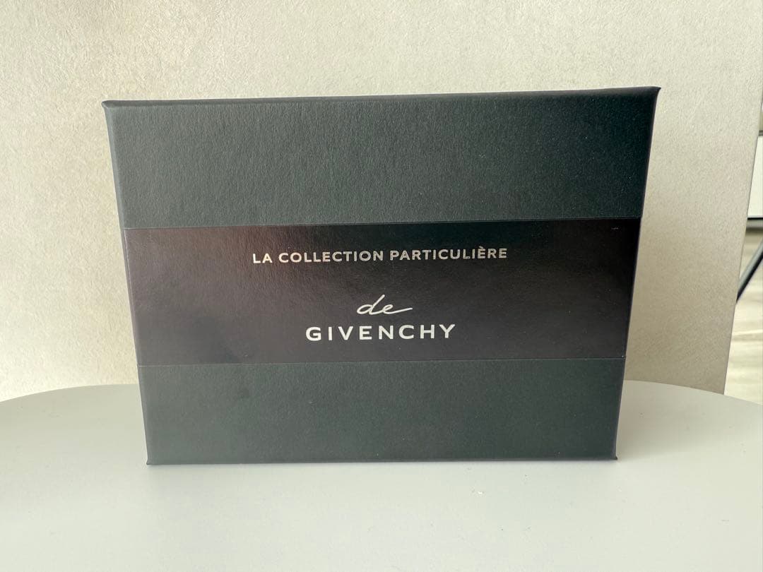 Givenchy LA COLLECTION PARTICULIÈRE