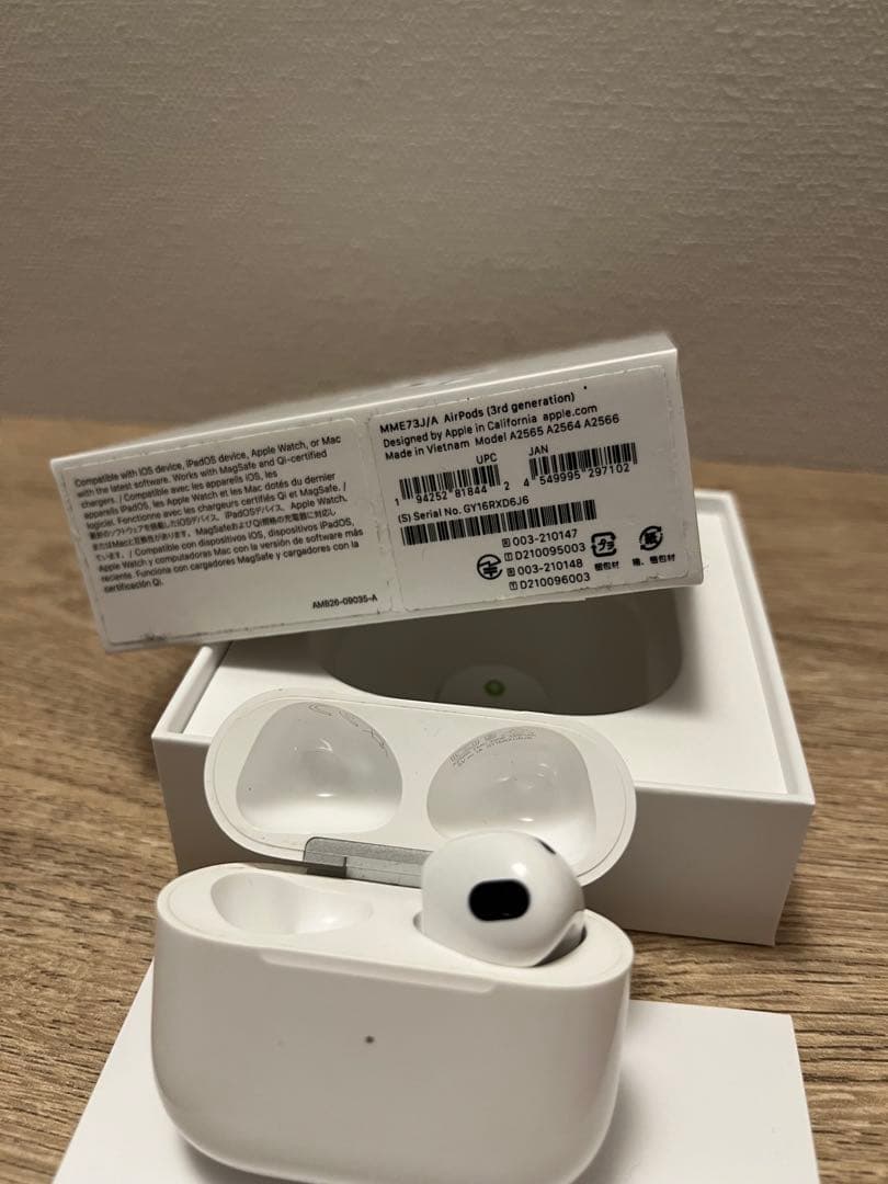 AirPods (第3世代)右耳＋充電ケース＋外箱