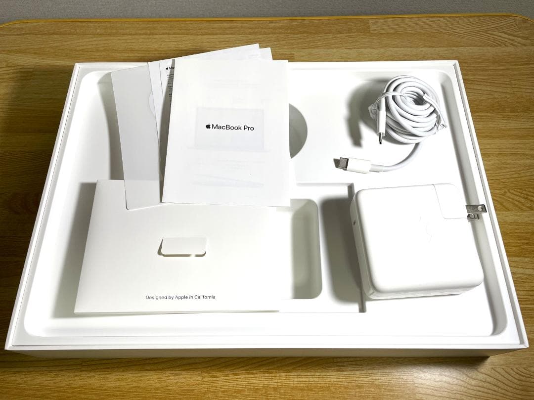 MacBook Pro 13\" 2019 16GB / 512GB / US配列