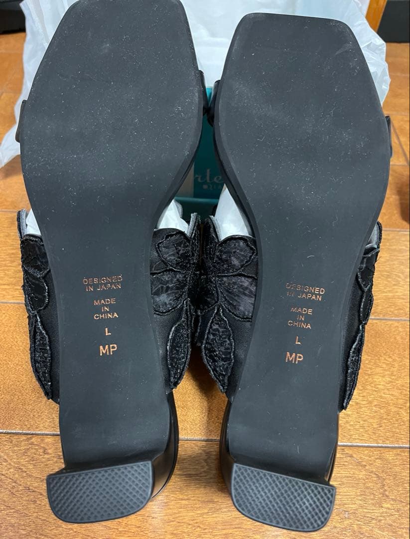 お値下げ　アルテミスバイダイアナ　フラワー刺繍ミュールサンダル　ブラック　L