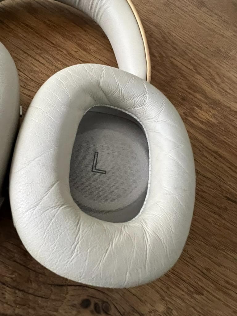 バウワースアンドウィルキンス　px8　タン