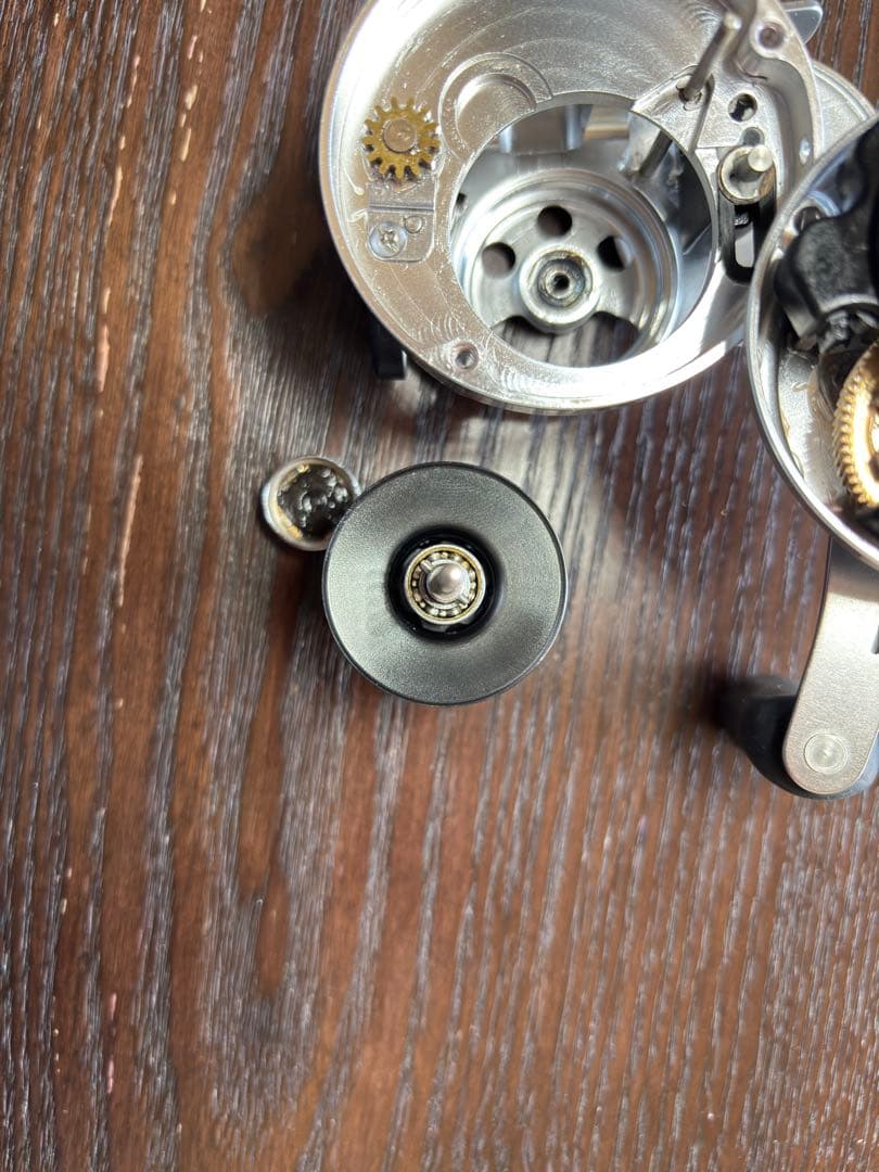 シマノ　12カルカッタ100右ハンドル　02831 (カスタム無し)箱無し