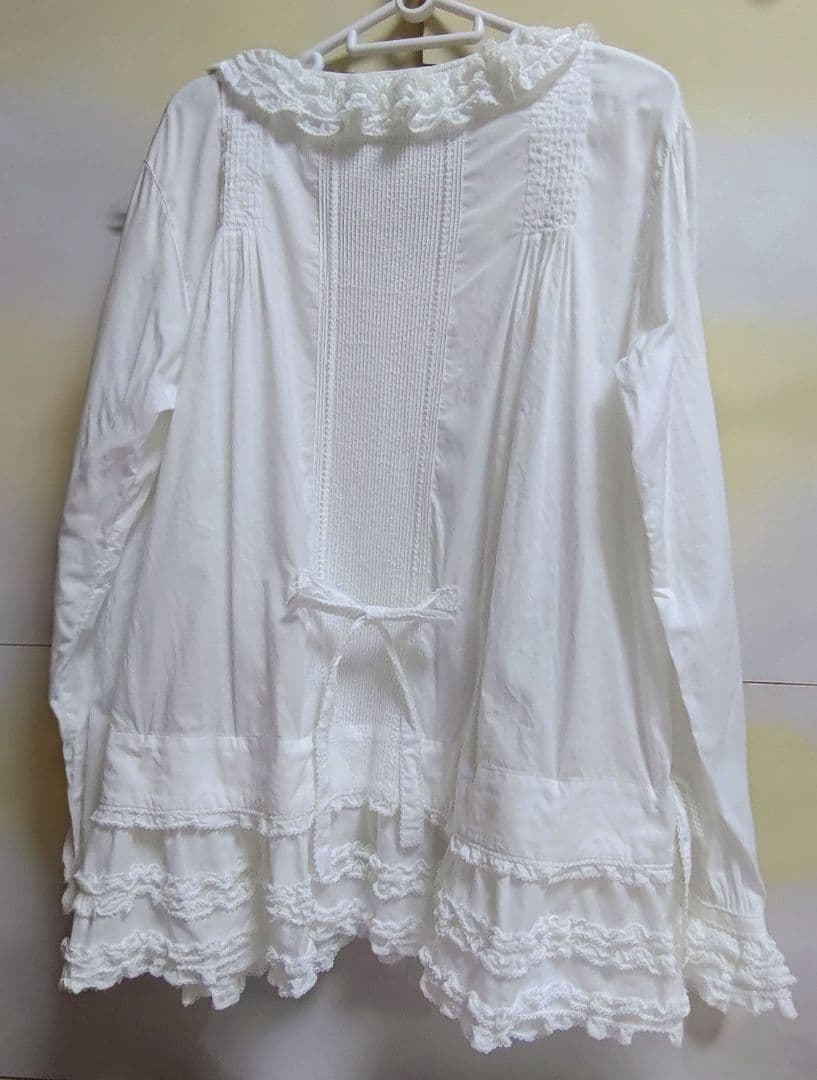 【ピンクハウス】ピコフリル・ピンタック・リボンいっぱいの可愛いオーバーブラウス