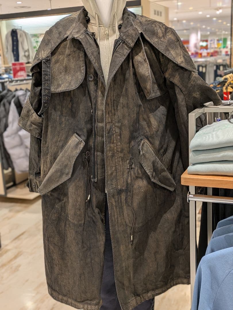 ぽ*よ様 ブランド名、ジョン・ガリアーノ、 過去にショー出品歴有り。 綺麗な状態