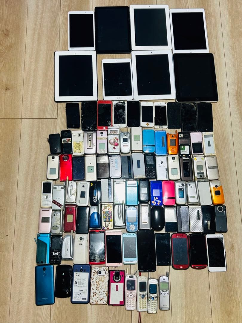 タブレット8台、iPhone10台、携帯73台、アンドロイド13台　ジャンク品
