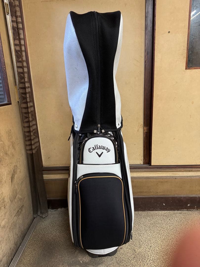 Callaway Rogue キャディバッグ ホワイト/ブラック