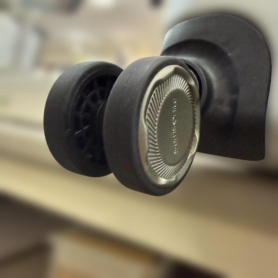 ★未使用　サムソナイト　エレメントスーツケース　27インチ　SAMSONITE