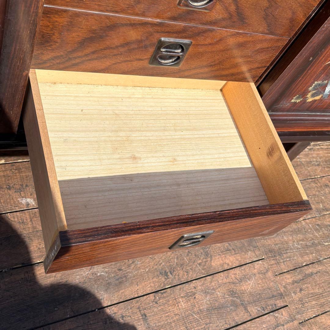 昭和レトロ 和家具 木製サイドボード ガラスキャビネット 飾り棚 水鳥 花柄蒔絵