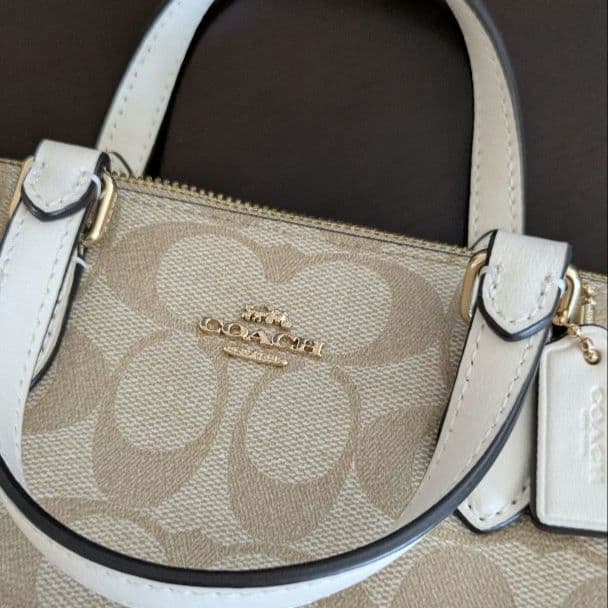 超美品　コーチ　ミニショルダーバッグ シグネチャー アクセサリーポーチ