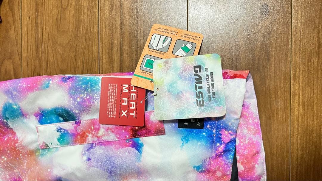 【新品未使用】スノーボードウェア ジャケット&パンツセット　レディース