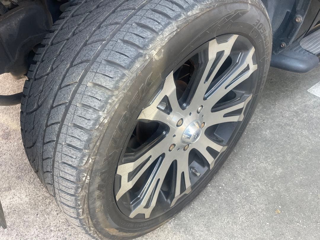 タンドラ用　22インチ タイヤ・ホイールセット