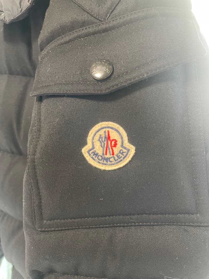 1週間限定販売 Moncler フード付きダウンジャケット 黒 1