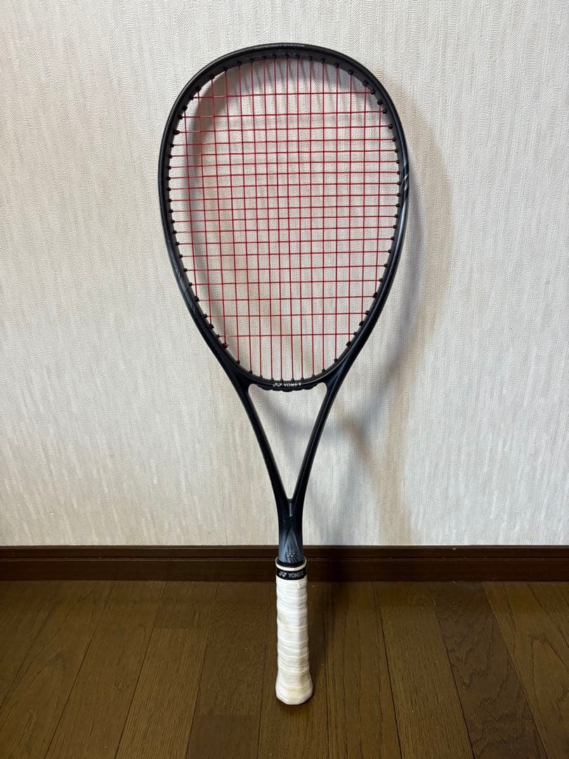 YONEX ヨネックス　VOLTRAGE￼8V ボルトレイジ8V