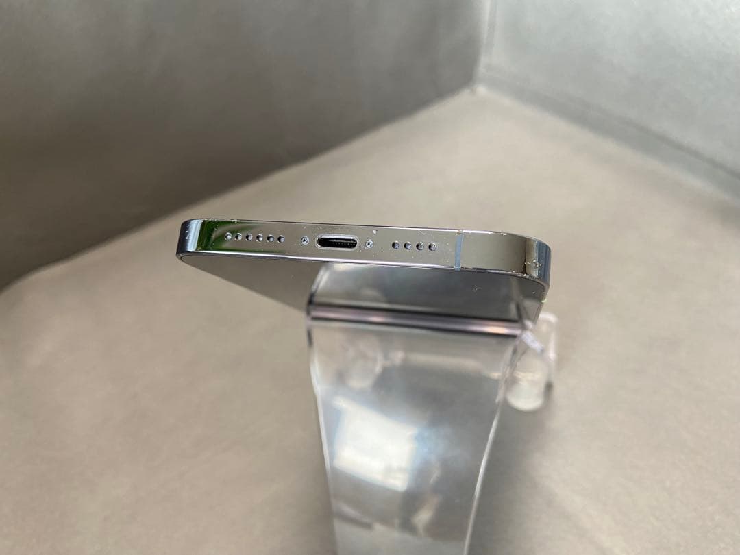 iPhone13Pro Max 1TB simフリー　裏面割れ