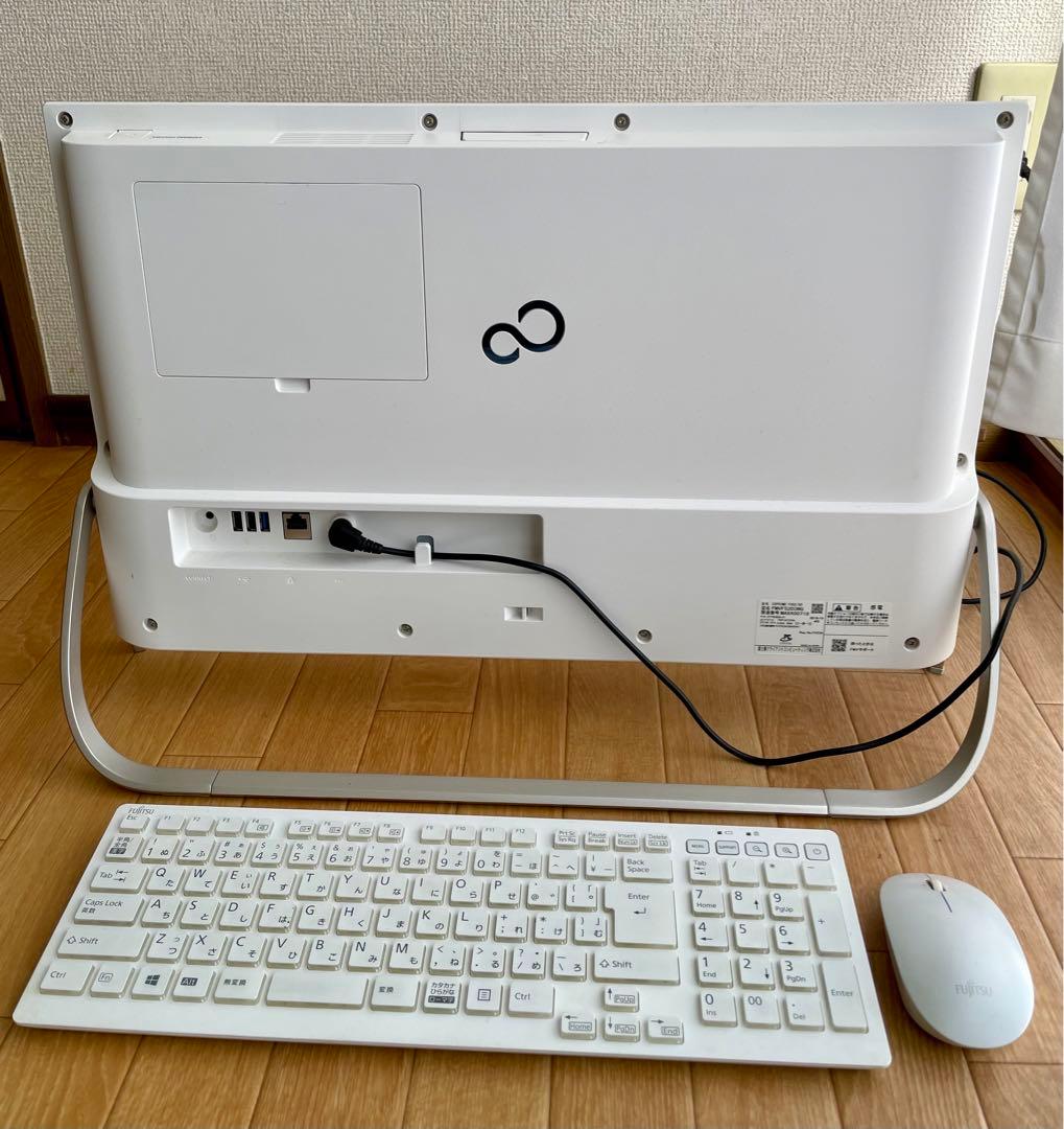セール中　FMV ESPRIMO デスクトップPC F52D3WG