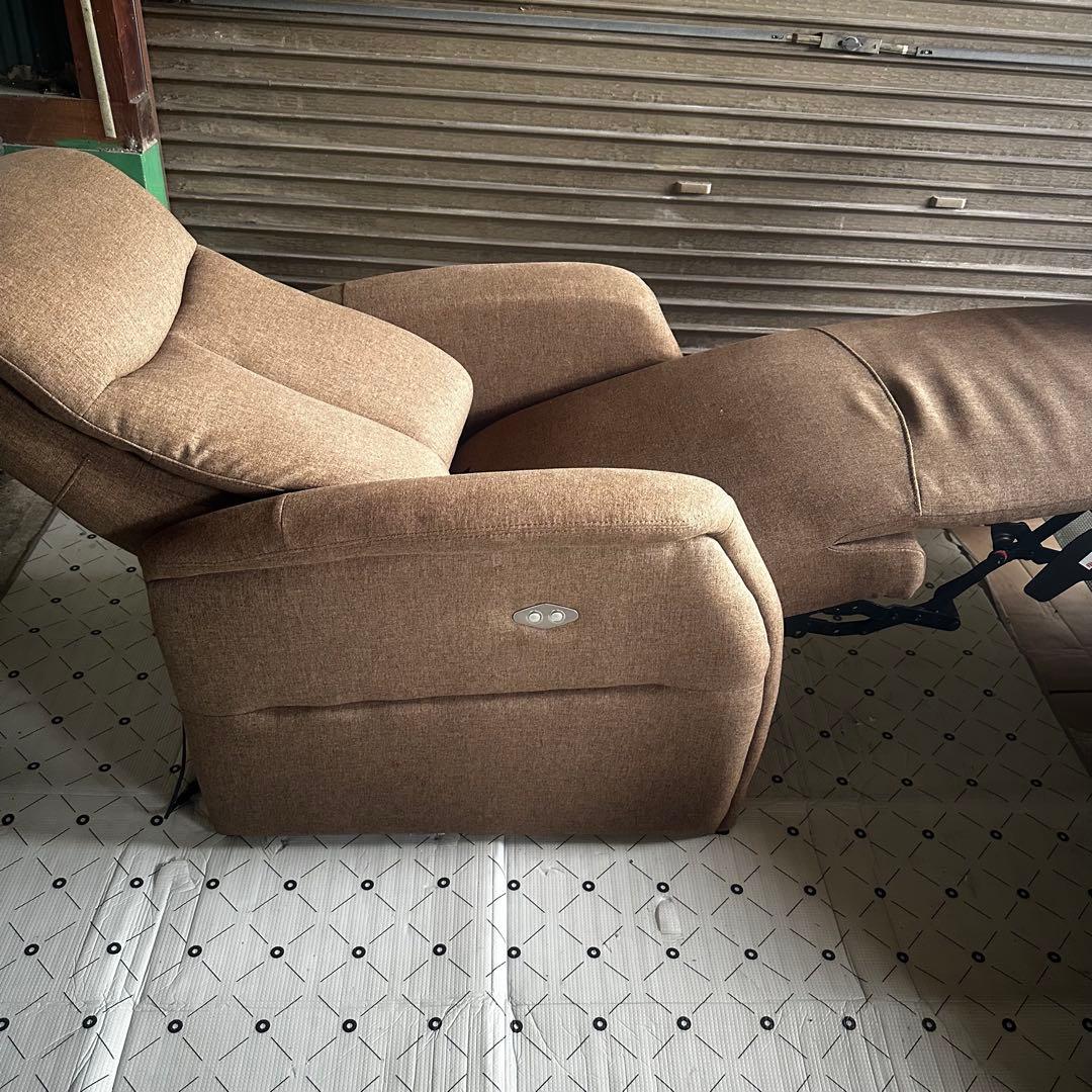 ニトリ 電動リクライニングソファ コンフェ 1人掛け パーソナル 布