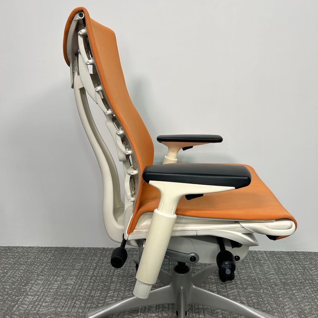Q. エンボディチェア 最高級 ハーマンミラー オレンジ系　　Embody