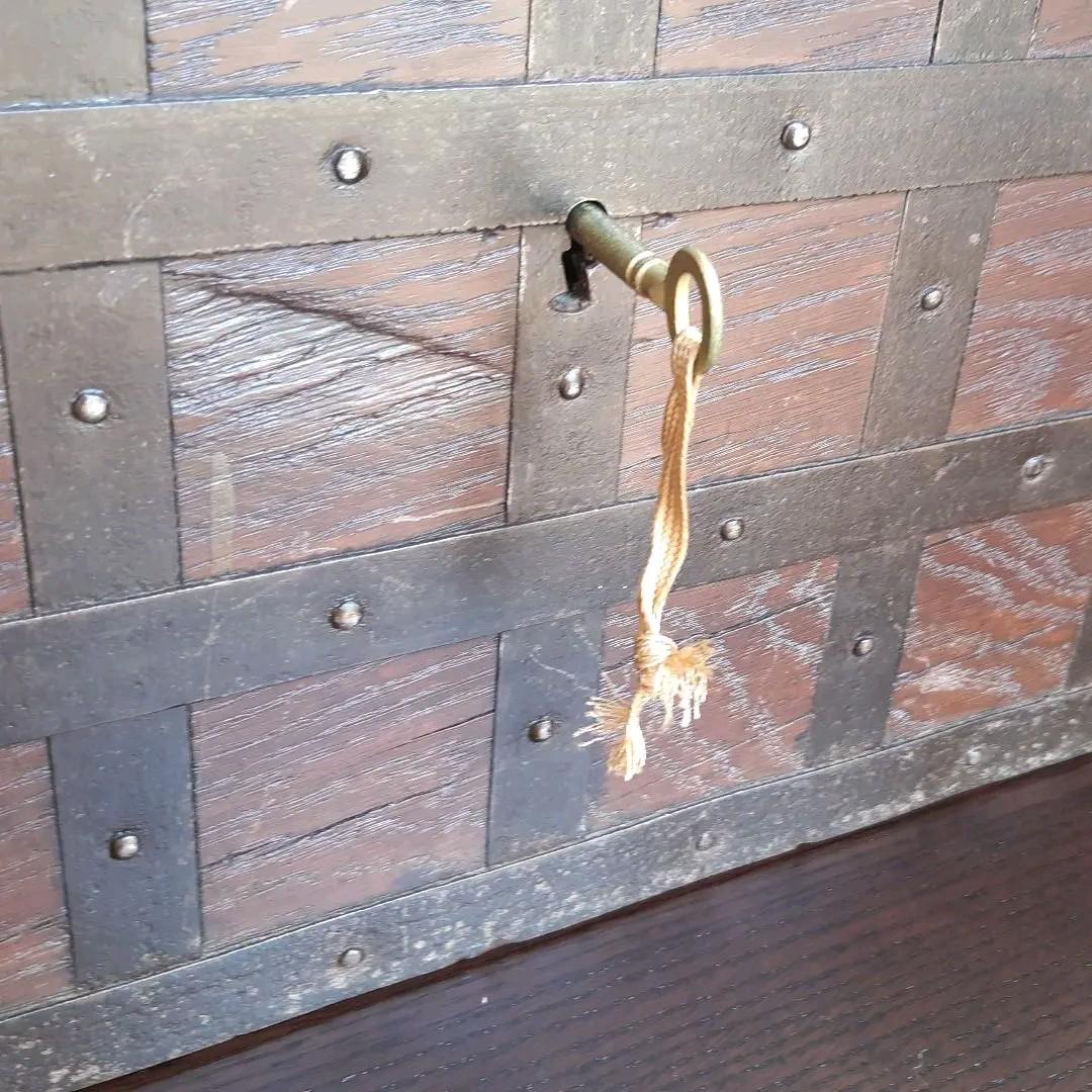 骨董品　江戸明治初期　 鉄枠木箱