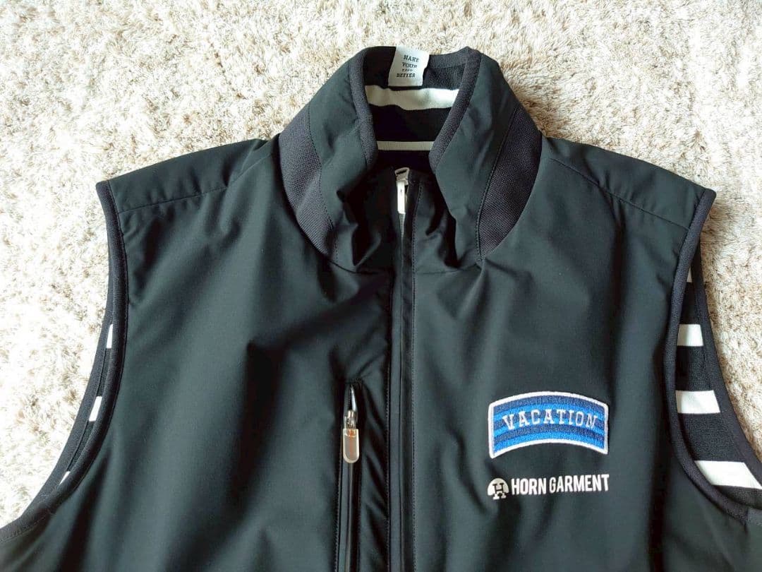 HORNGARMENT VACATION ノースリーブベスト ブラック