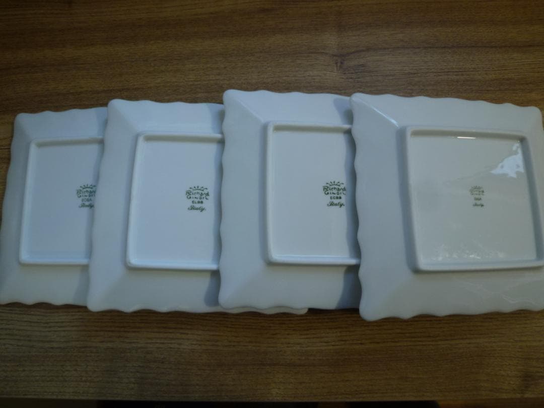 【リーリ】ベッキオホワイト 15㎝角皿+ディッシュラウンドS