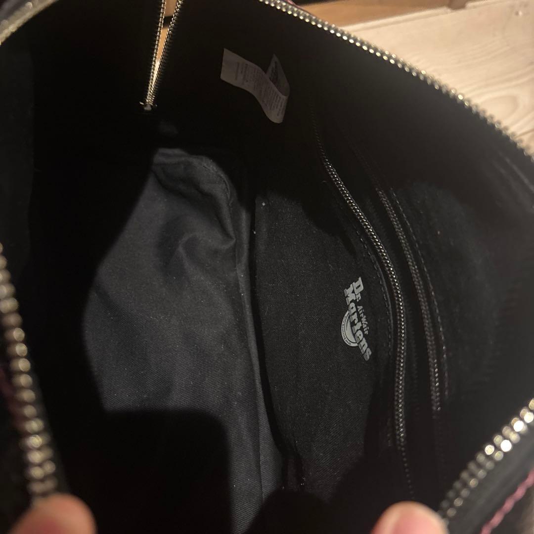 ドクターマーチン　ショルダーバッグ　トップハンドル　バレンタイン　ピンク