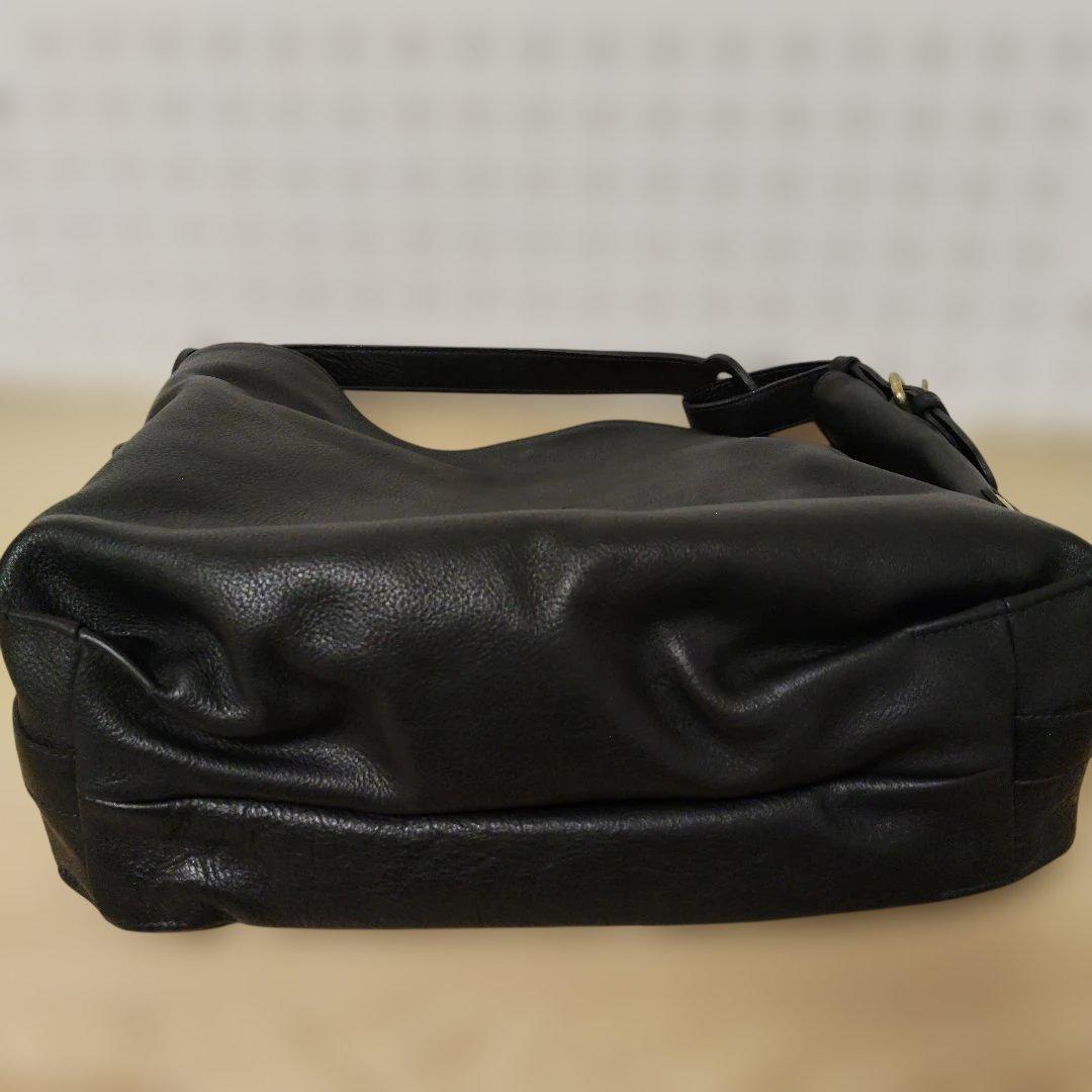 週末お値下げ★イルビゾンテ　黒のレザーショルダーバッグ