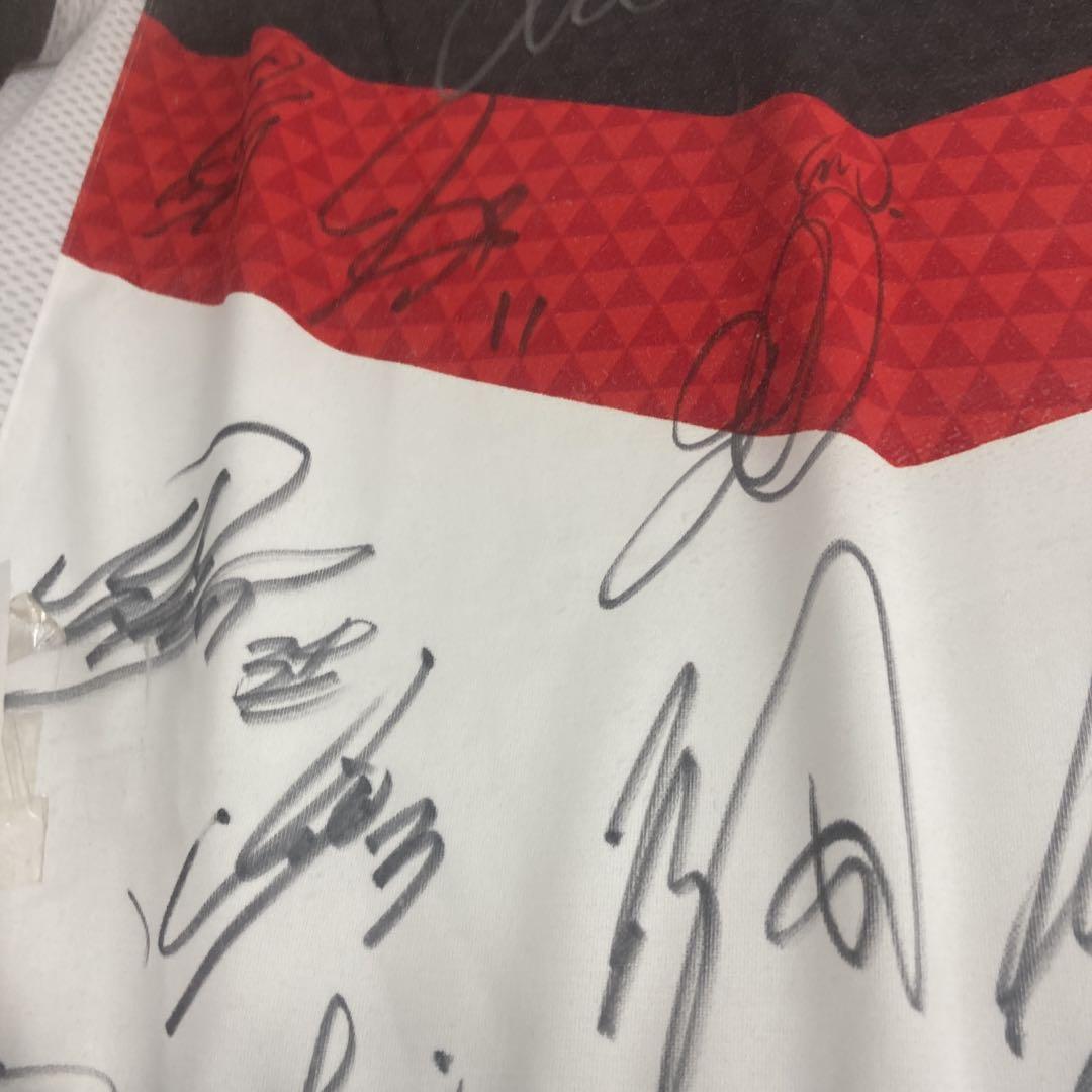 名古屋グランパスエイト■2010優勝メンバー全選手■直筆サイン入り■ユニフォーム