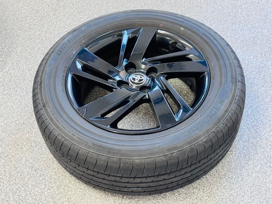 か*ん様 トヨタ•ライズ•ダイハツ•ロッキー•純正16インチ•ヨコハマタイヤ4本
