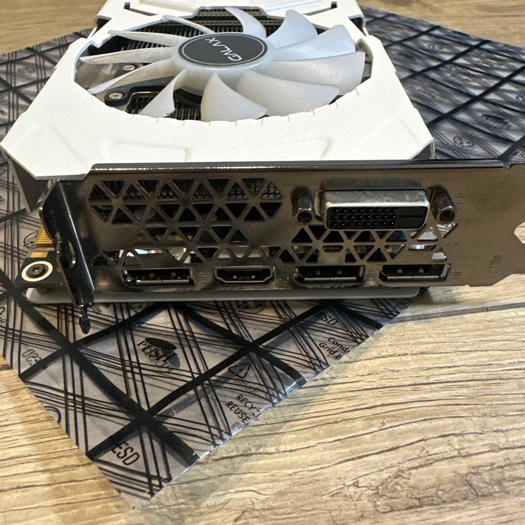 【美品】玄人志向GALAX GeForce GTX 1070Ti ホワイトモデル