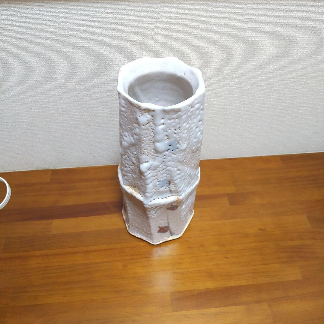 志野焼花入れ テクスチャー陶器花瓶 白色八角