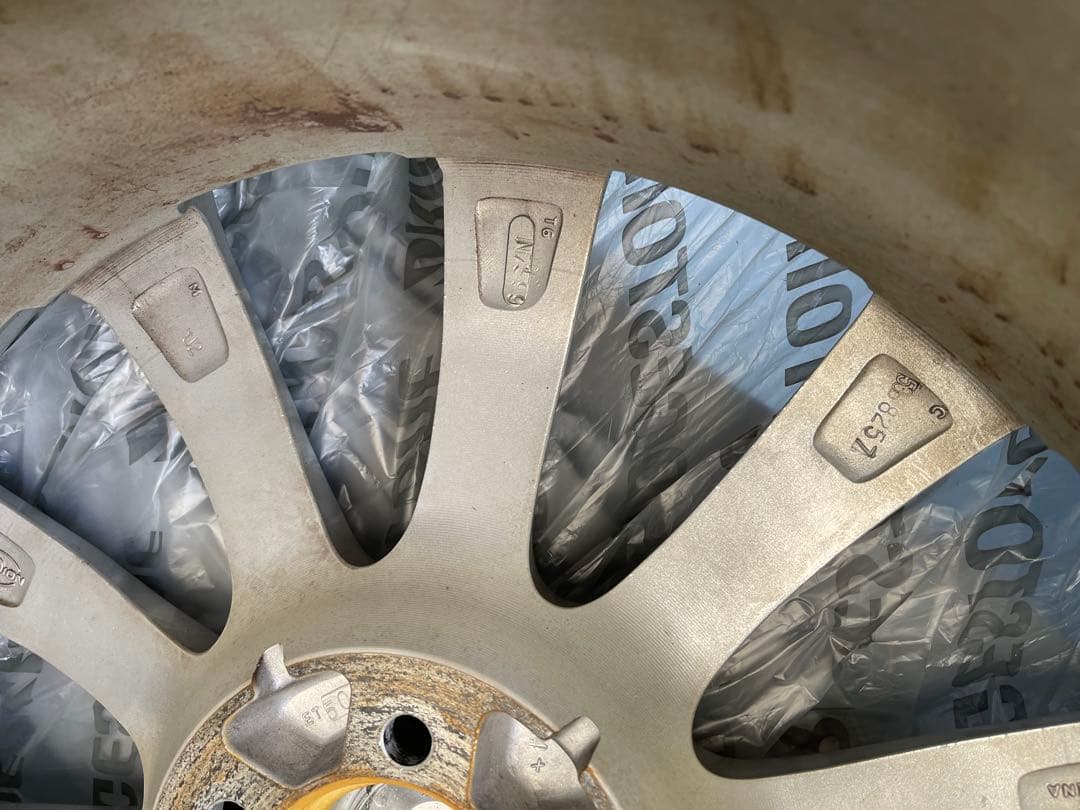 スタッドレスタイヤ プリウス 225 / 40R18 880 PHV GR用