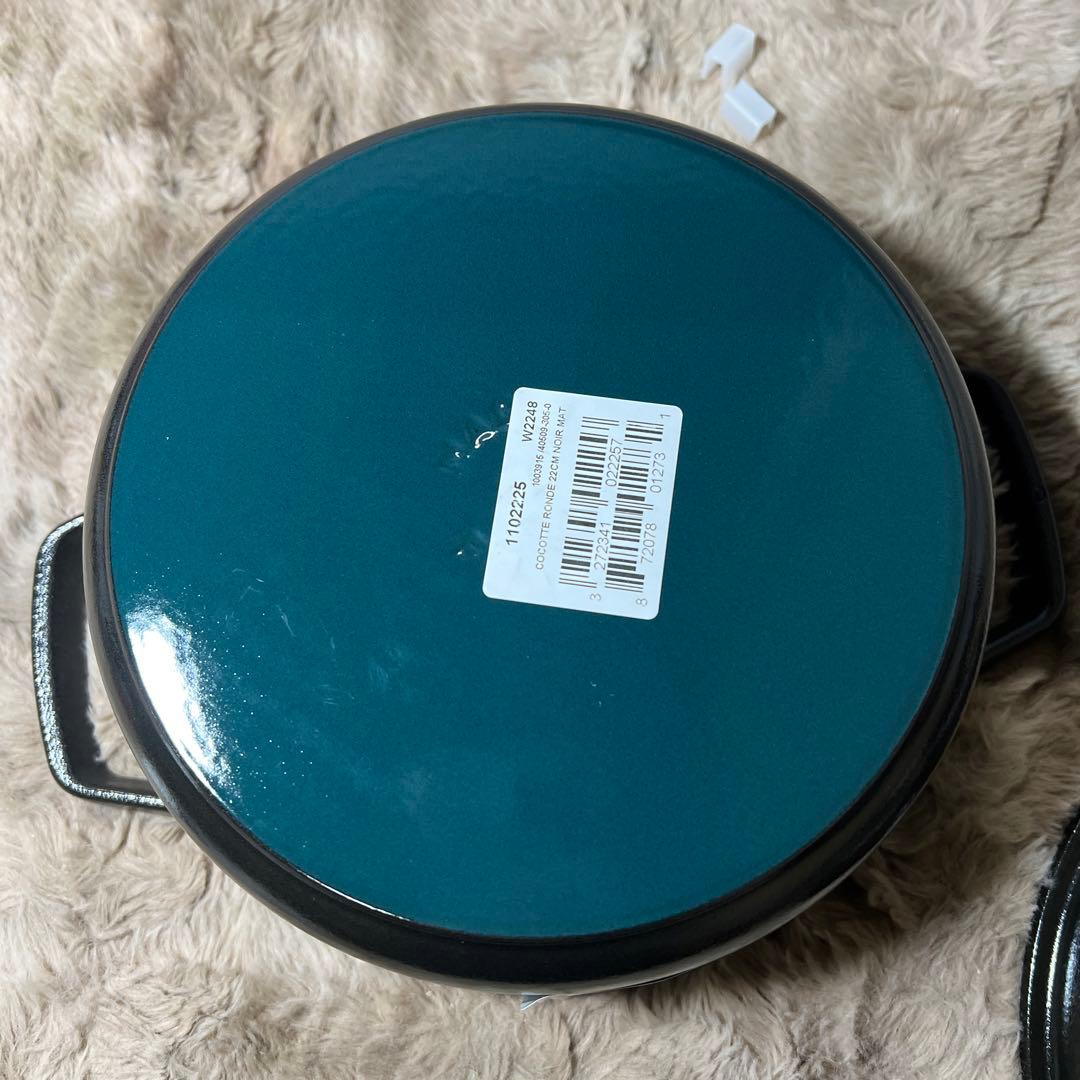 【新品】staub ストウブ 「ピコ ココット ラウンド ブラック 22cm」