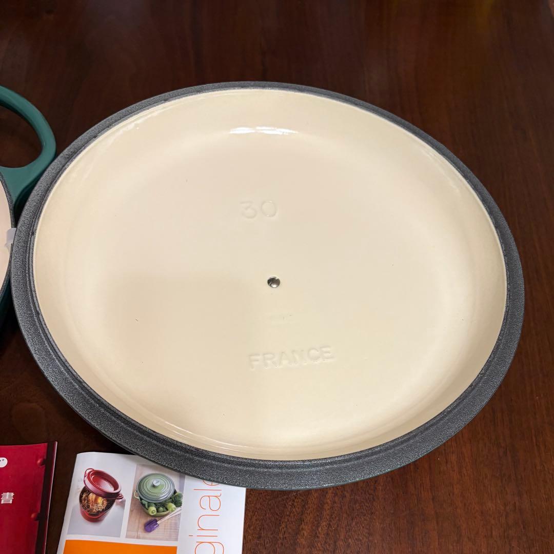 ルクルーゼ シグニチャー ビュッフェ・キャセロール30cm