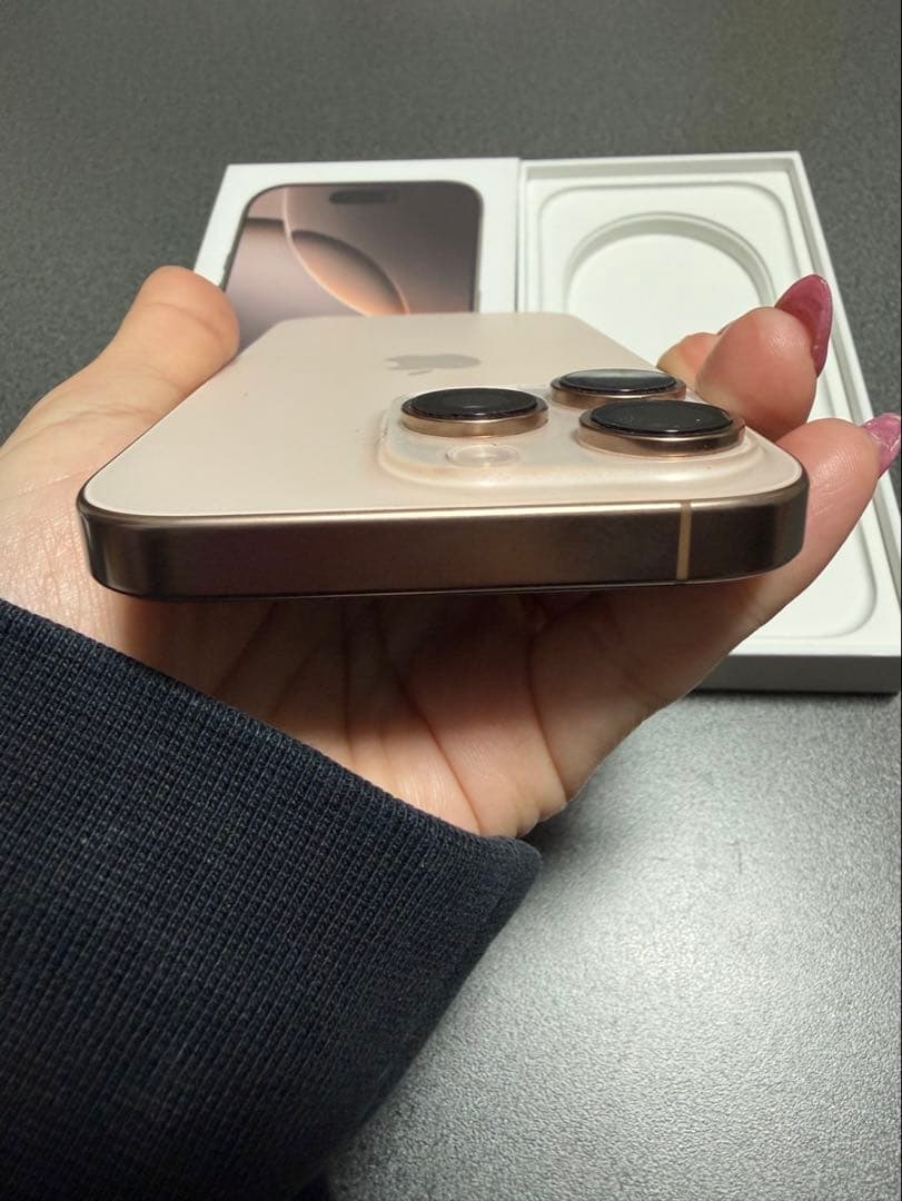 Apple iPhone 16 Pro ゴールド 本体