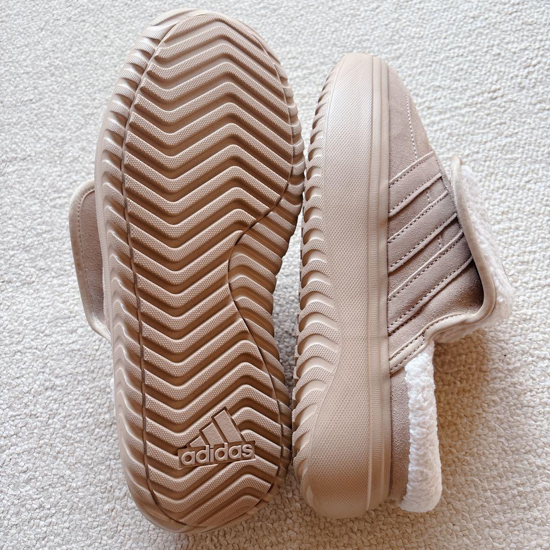 【韓国限定】新品 adidas グランドコートミュール 24.5 ボアサンダル