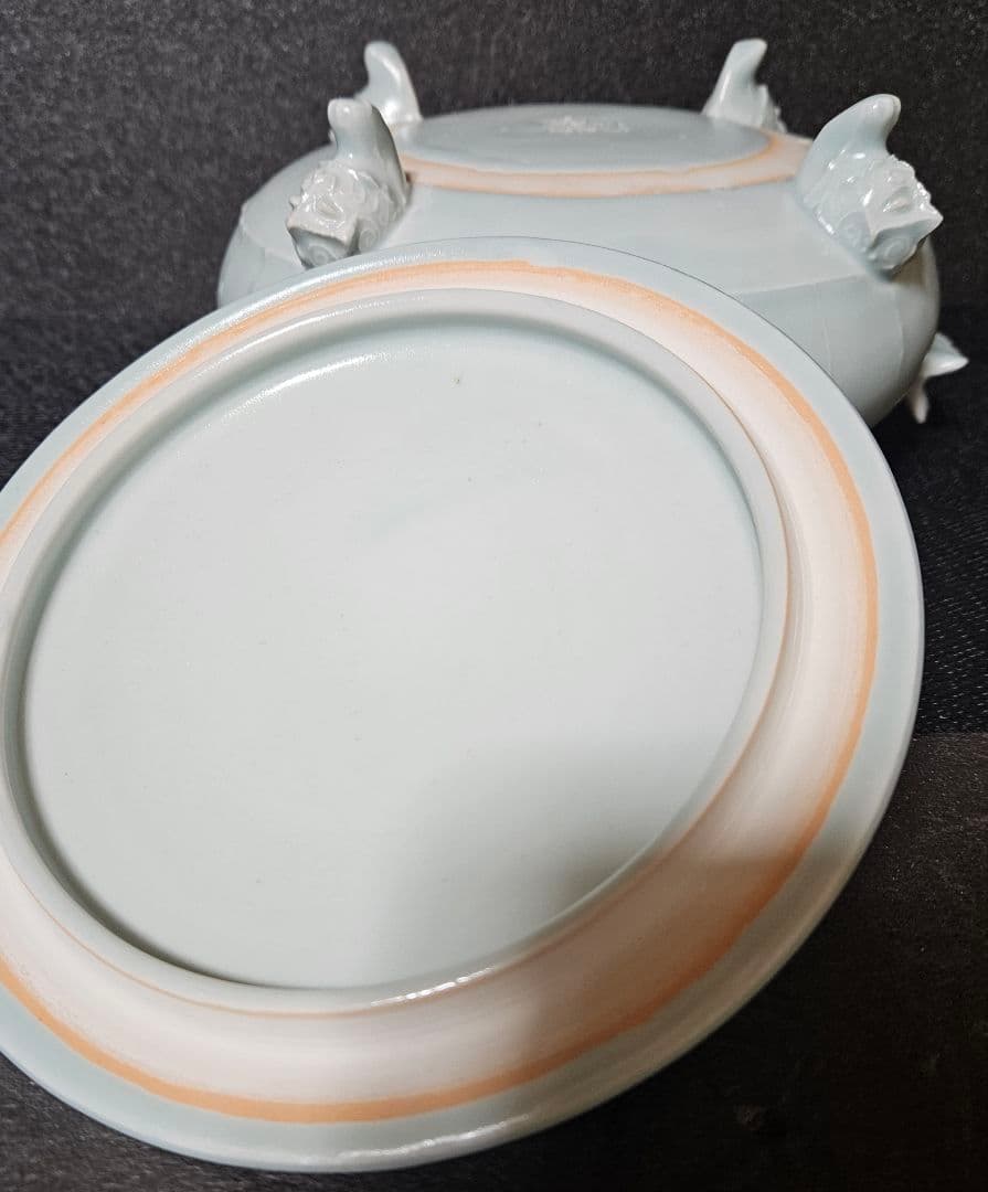 京焼　清水焼　名工 吉川充 造　青白磁　有蓋獣足鉢　香器香炉　お櫃　高島屋出品作