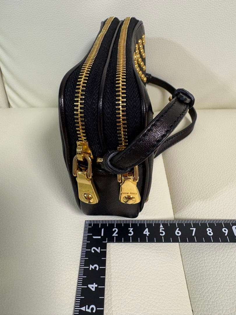 ⭐︎ miu miu スタッズ ミニバッグ（黒）