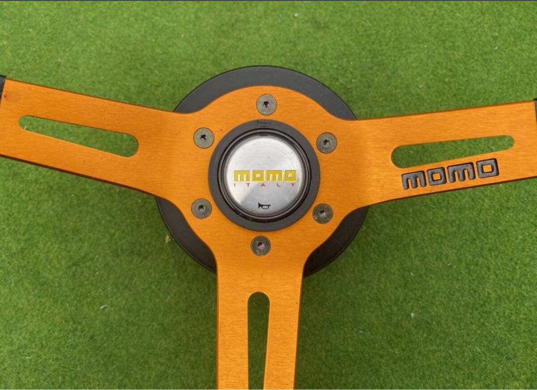 MOMO モモ　DRIFTING ドリフティング　ステアリング　ハンドル