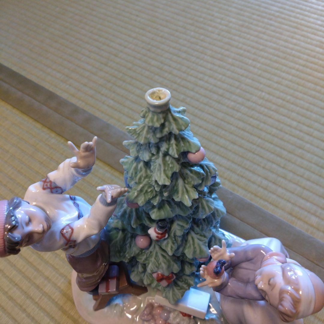 リヤドロ　LLADRO　ツリーを飾ろう少年少女クリスマス