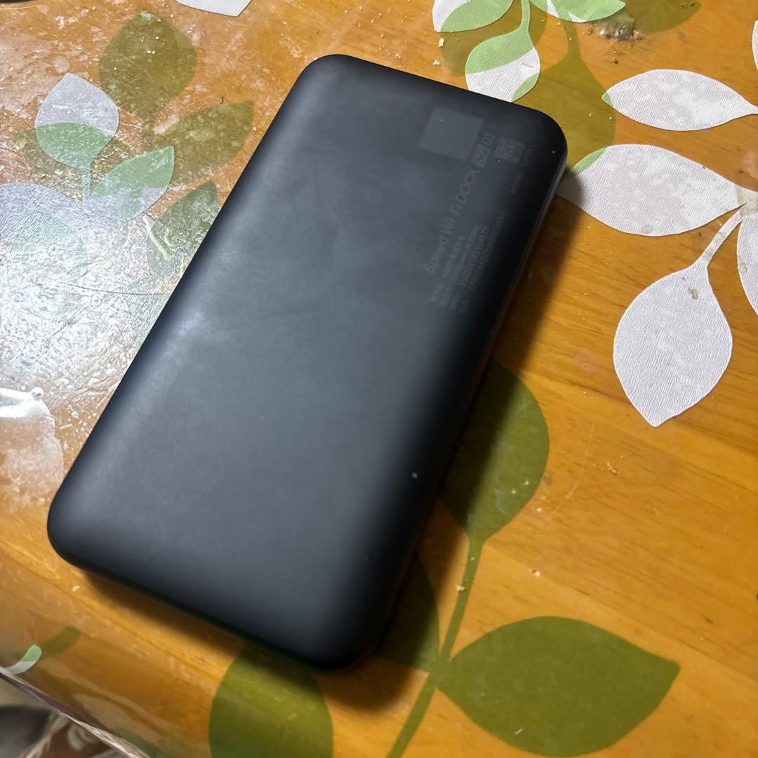 極美品　SIMフリー　国内最強　使用浅　5Gポケットルーター　povo 楽天