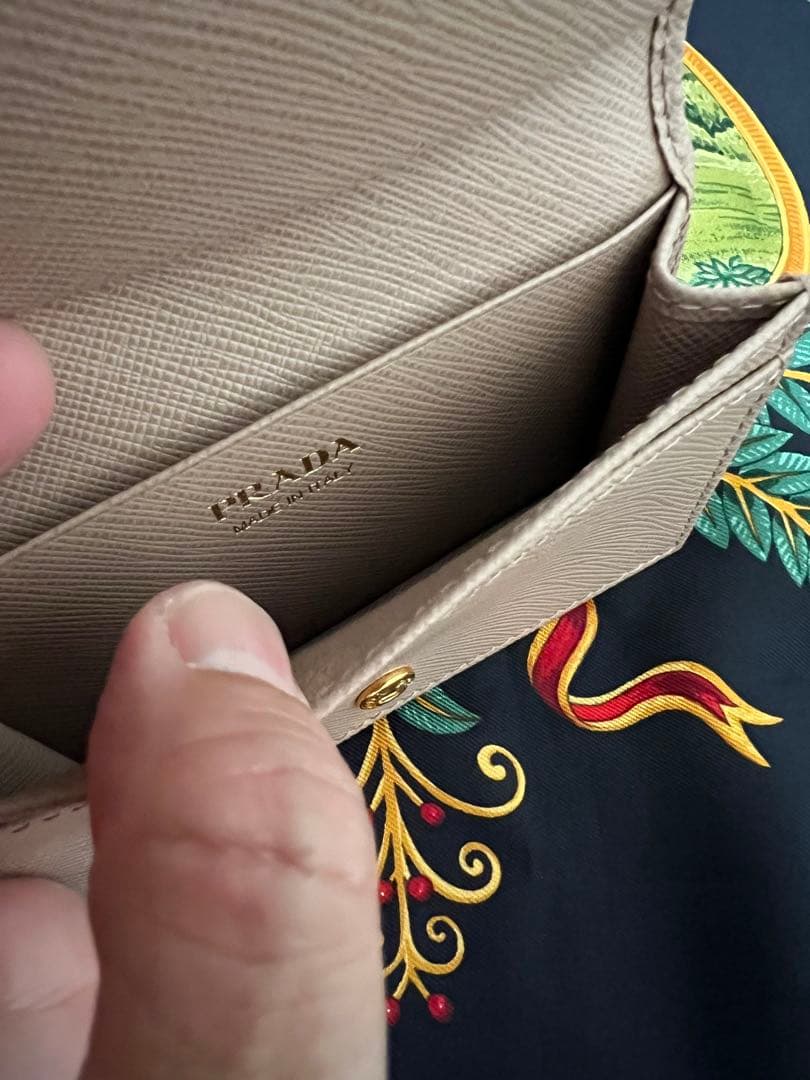 プラダ　PRADA☆名刺入れ　カードケース☆レザー☆新品同様品☆サフィアーノ